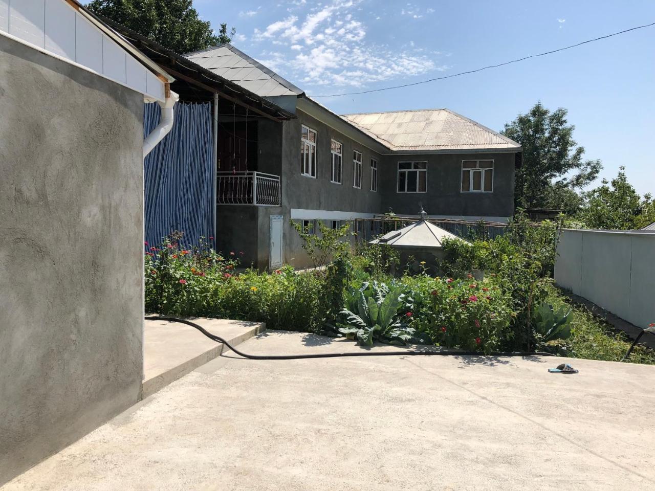 Shaki Host House Bed & Breakfast Sheki Exterior photo
