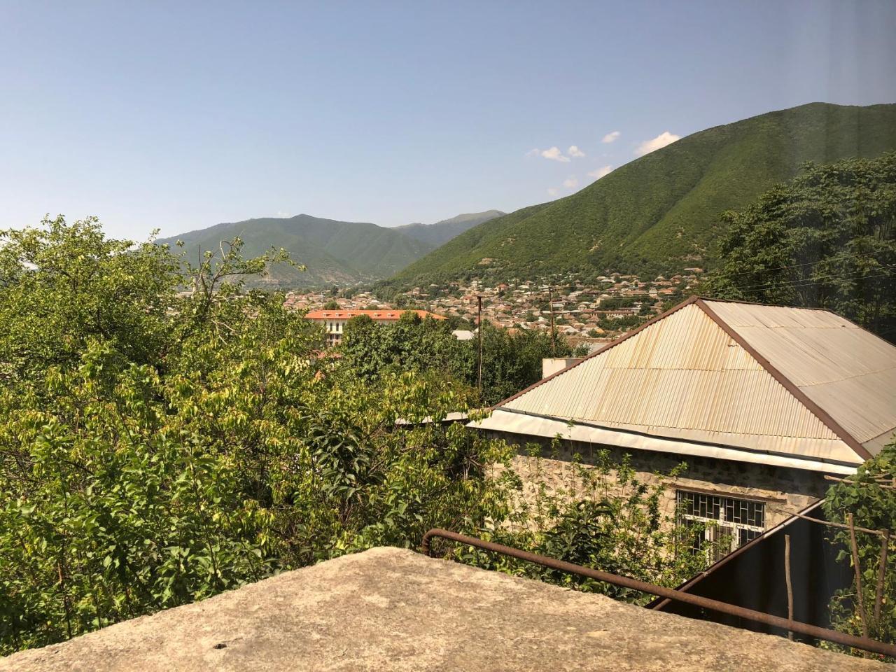 Shaki Host House Bed & Breakfast Sheki Exterior photo