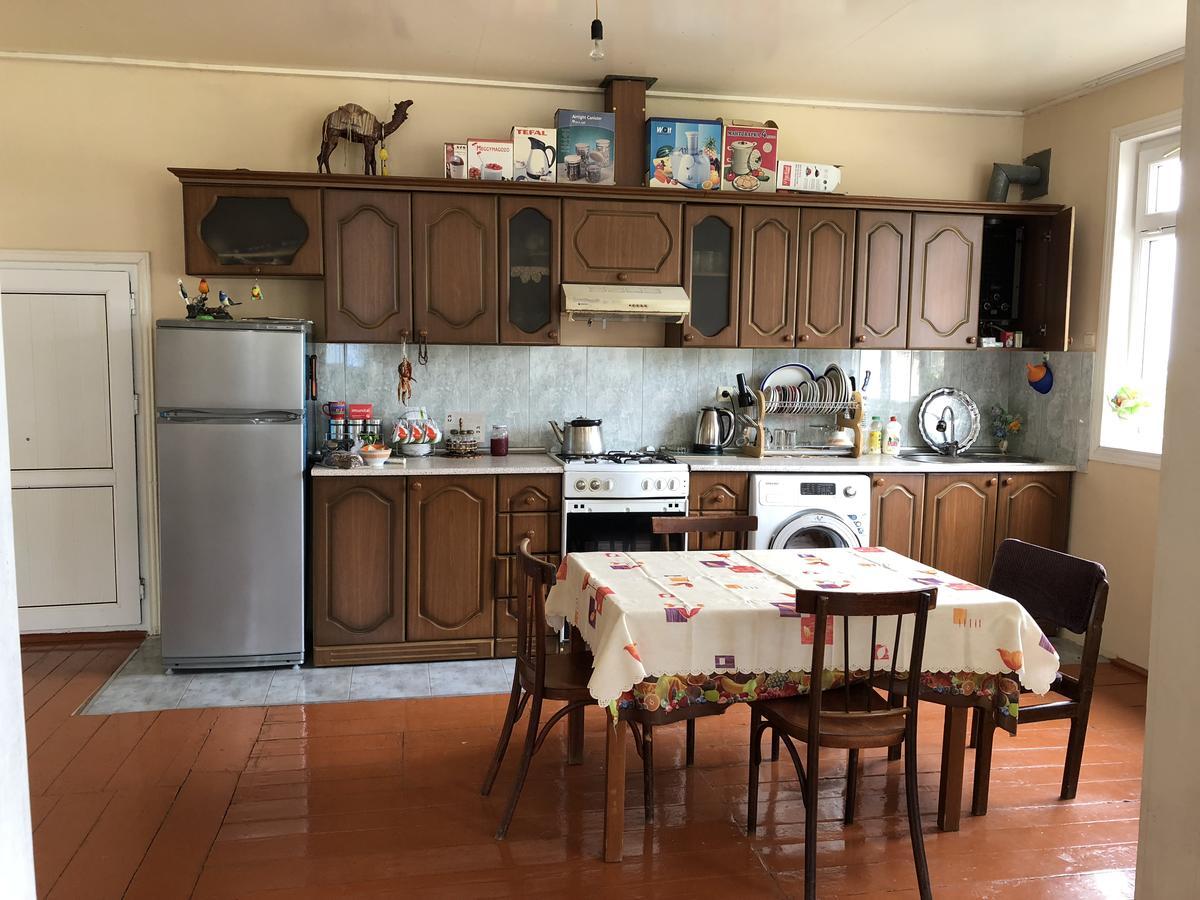 Shaki Host House Bed & Breakfast Sheki Exterior photo